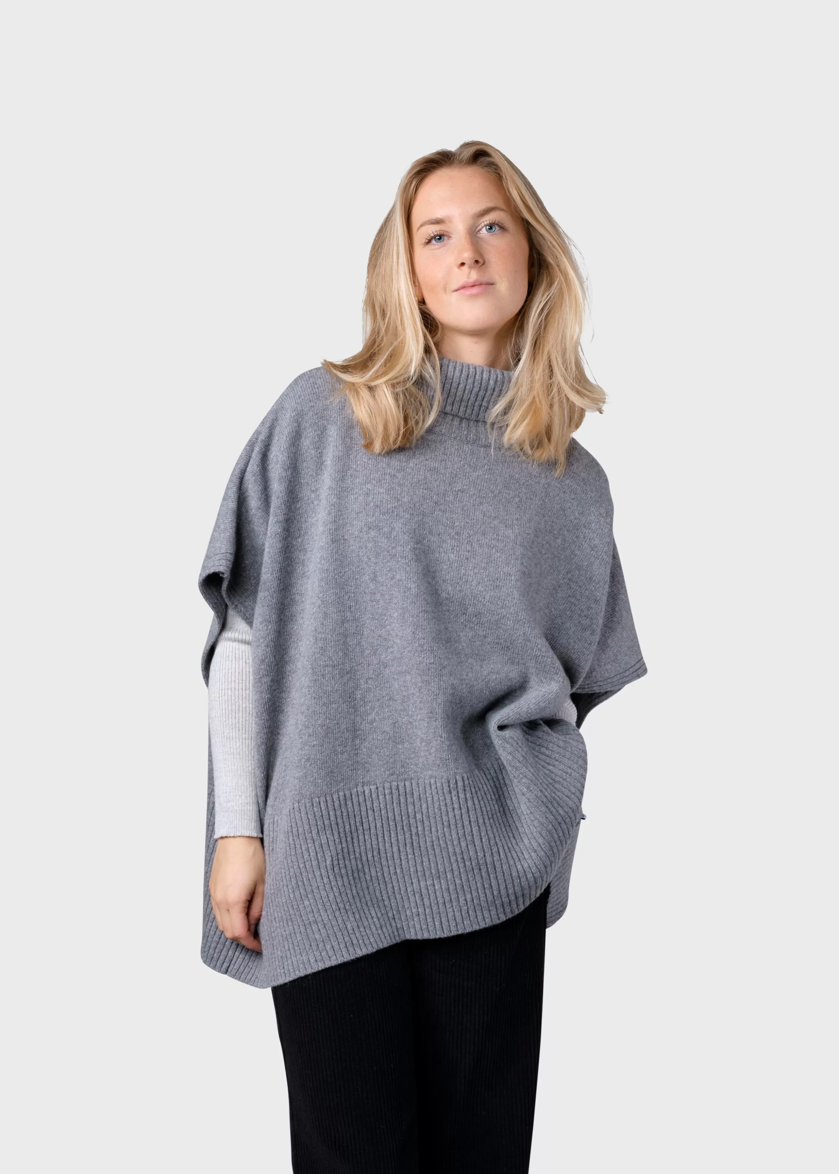 Klitmoller Collective Alba knit poncho - Light grey- Strick