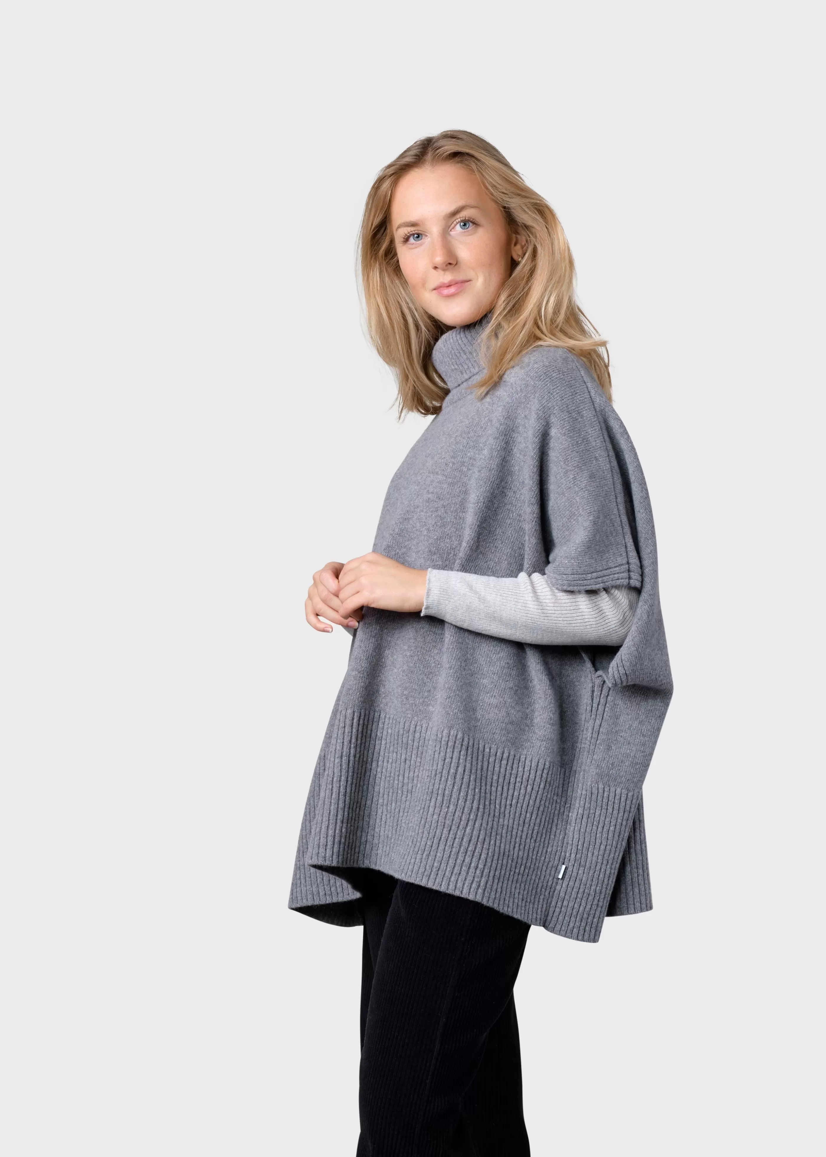 Klitmoller Collective Alba knit poncho - Light grey- Strick