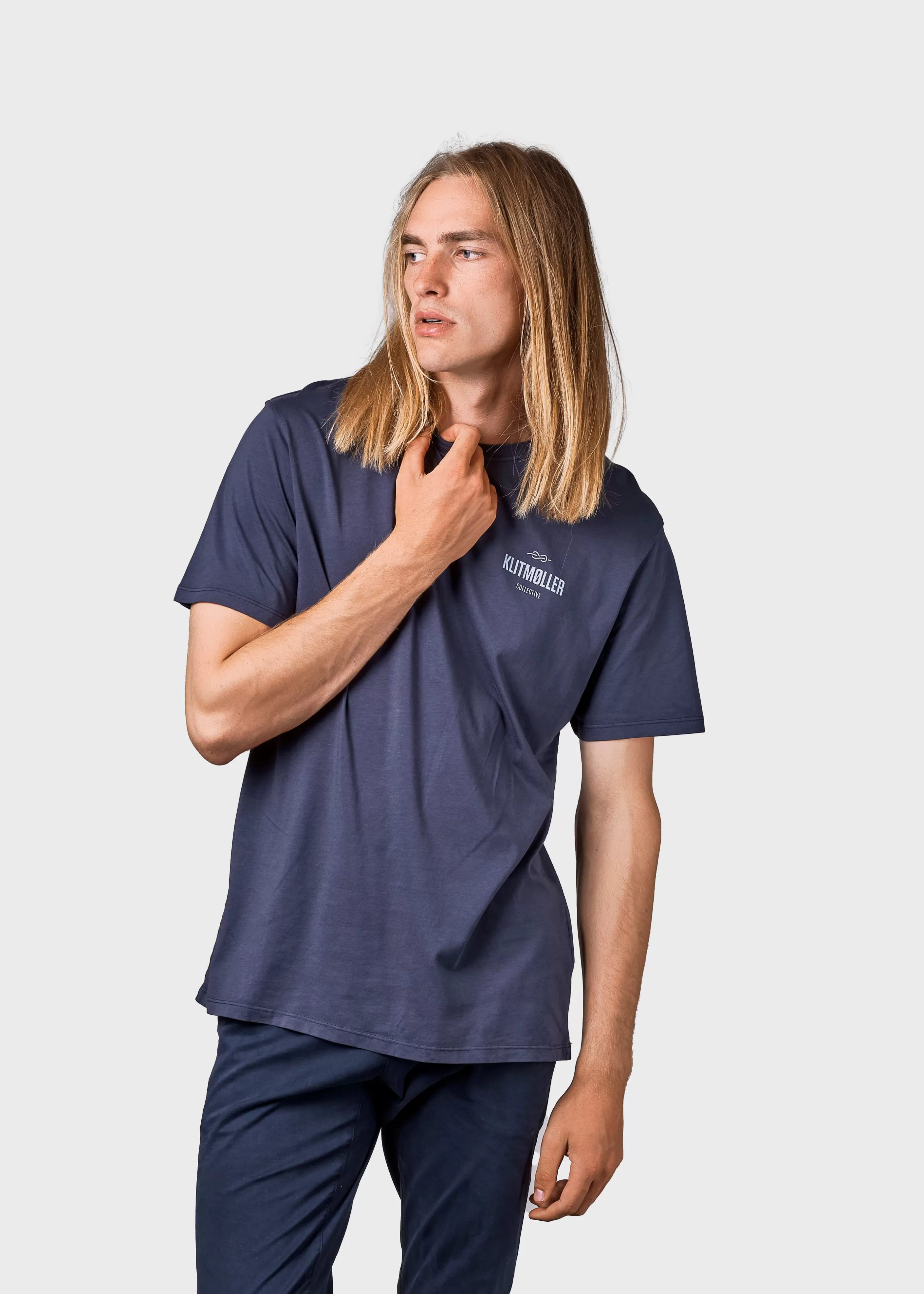 Klitmoller Collective Mens small logo tee - Navy- T-shirts