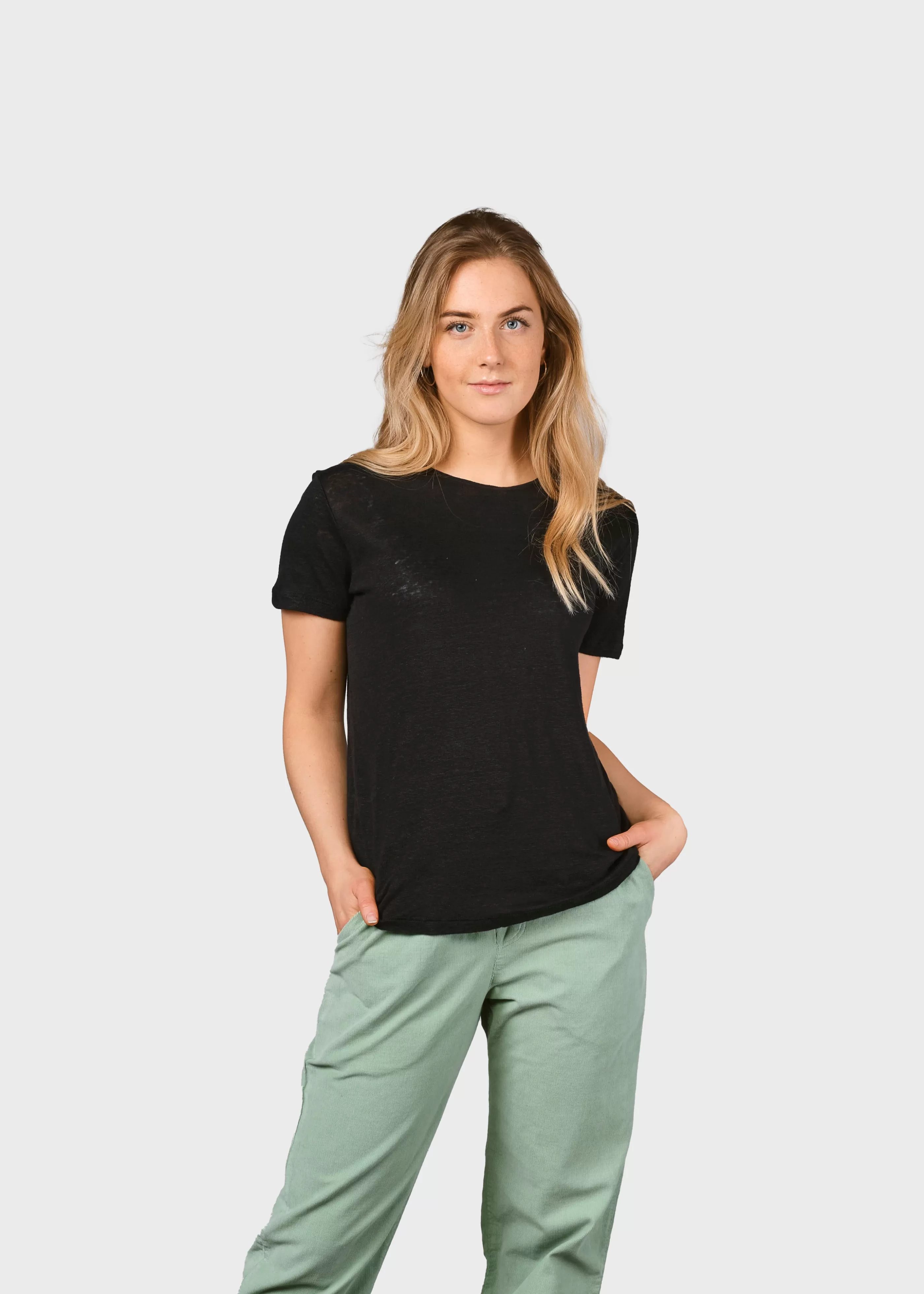 Klitmoller Collective Rikke linen tee - Black- T-shirts