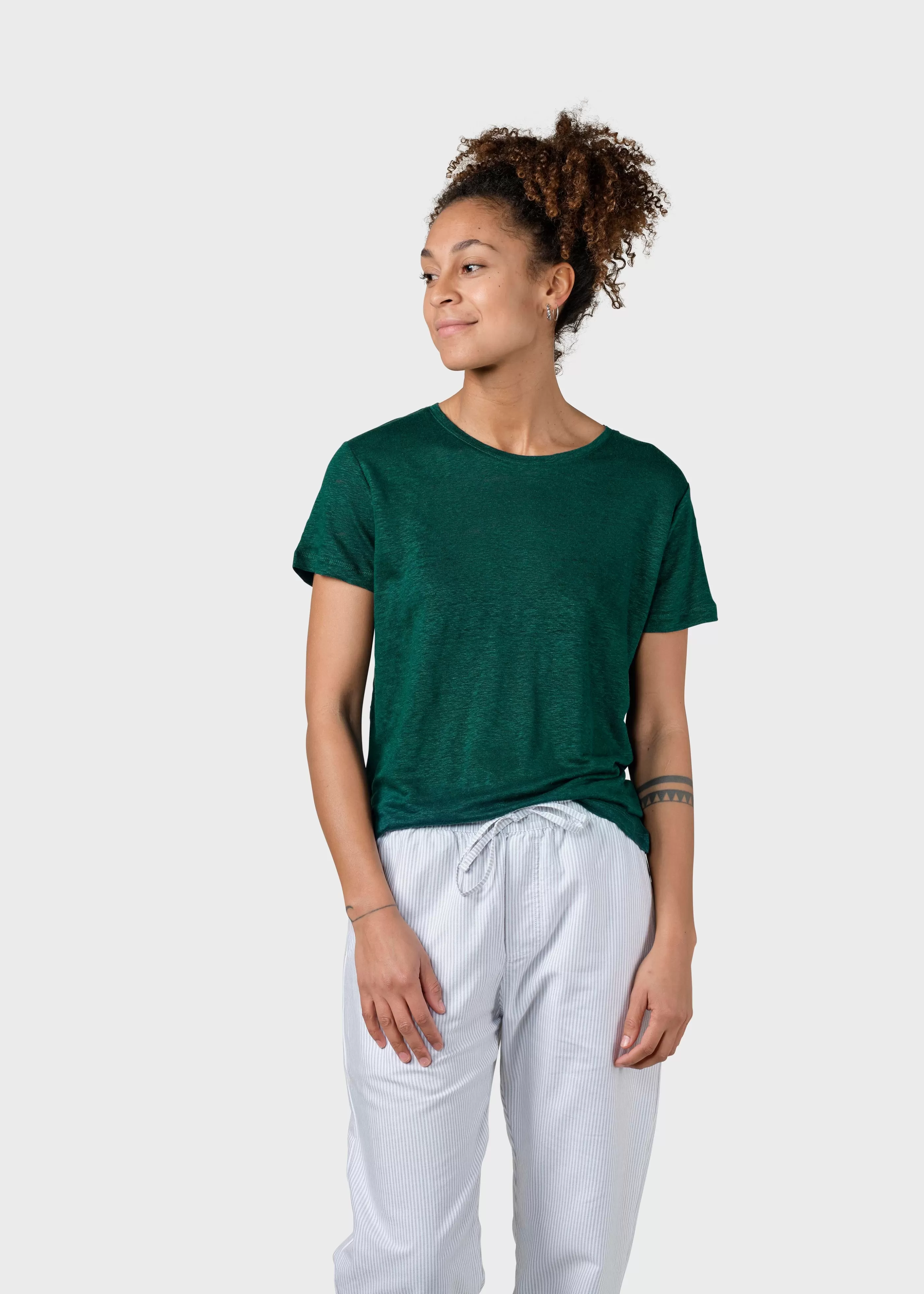 Klitmoller Collective Rikke linen tee - Moss Green- T-shirts