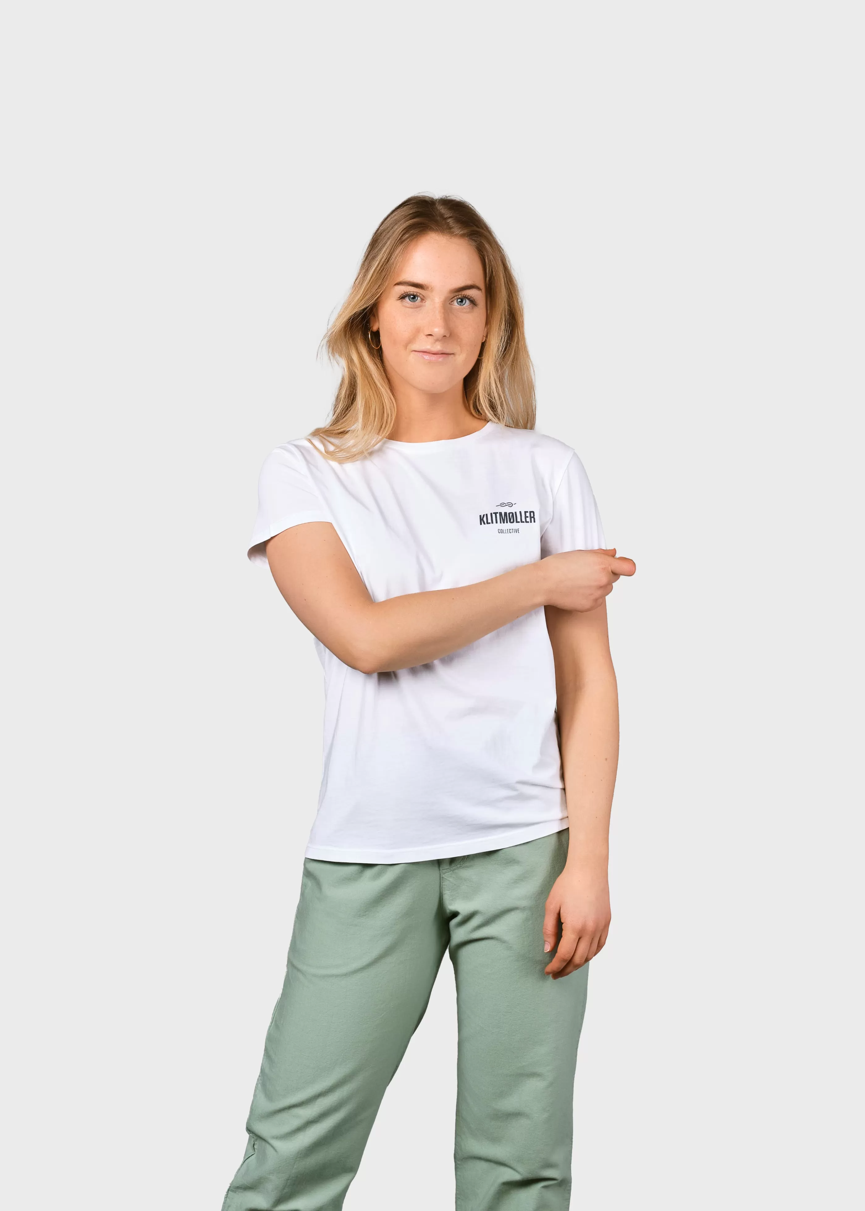 Klitmoller Collective Womens small logo tee - White- T-shirts