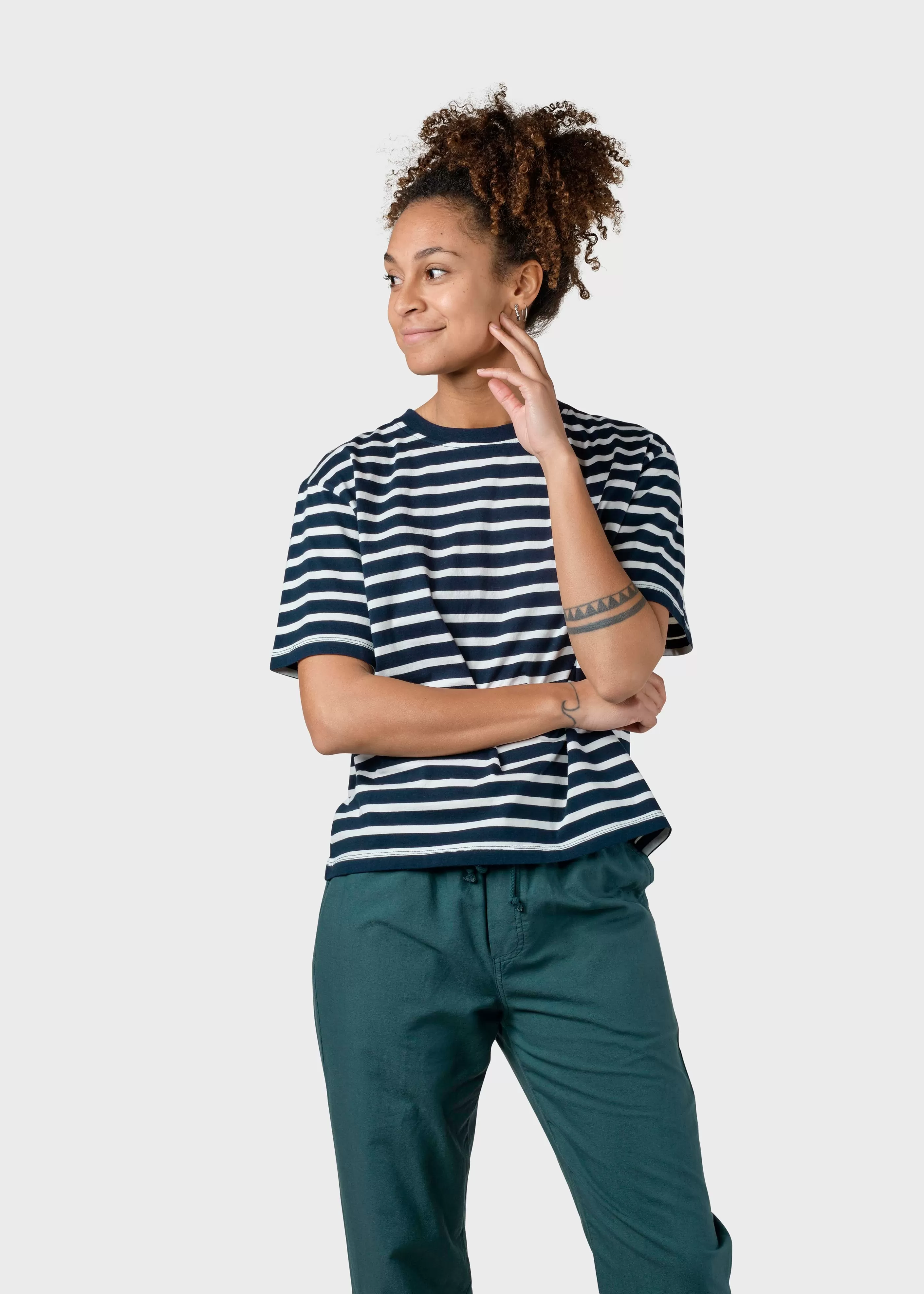 Klitmoller Collective Womens striped boxy tee - Navy/cream- T-shirts